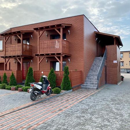 Klinkierowa Rezydencja Gniezno Exterior foto